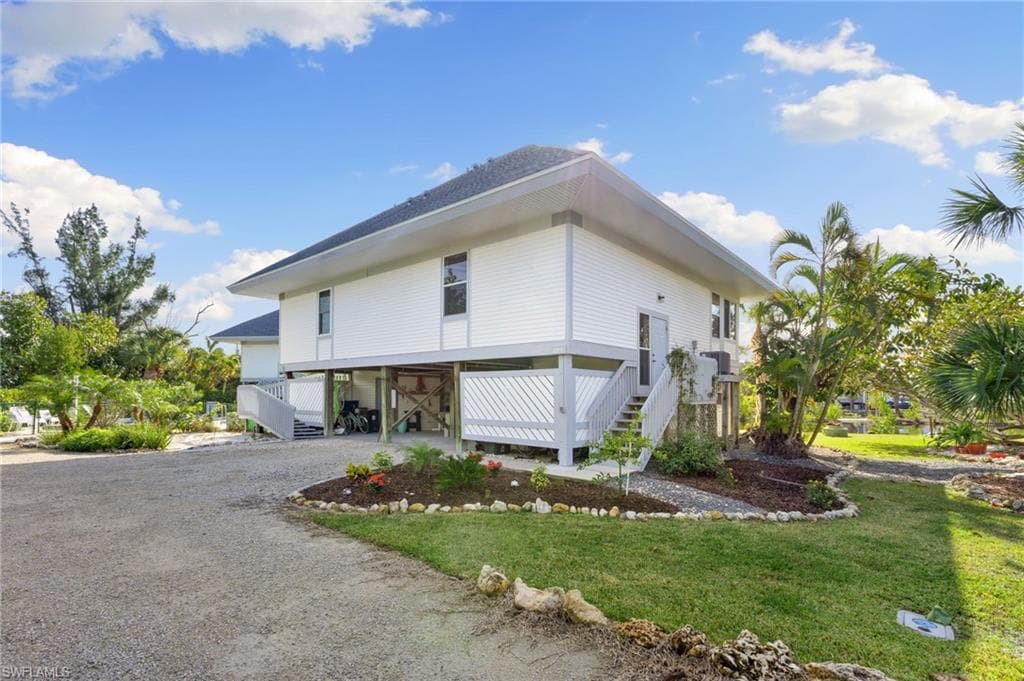 1039 Beach RD # 104, SANIBEL FL 33957-34