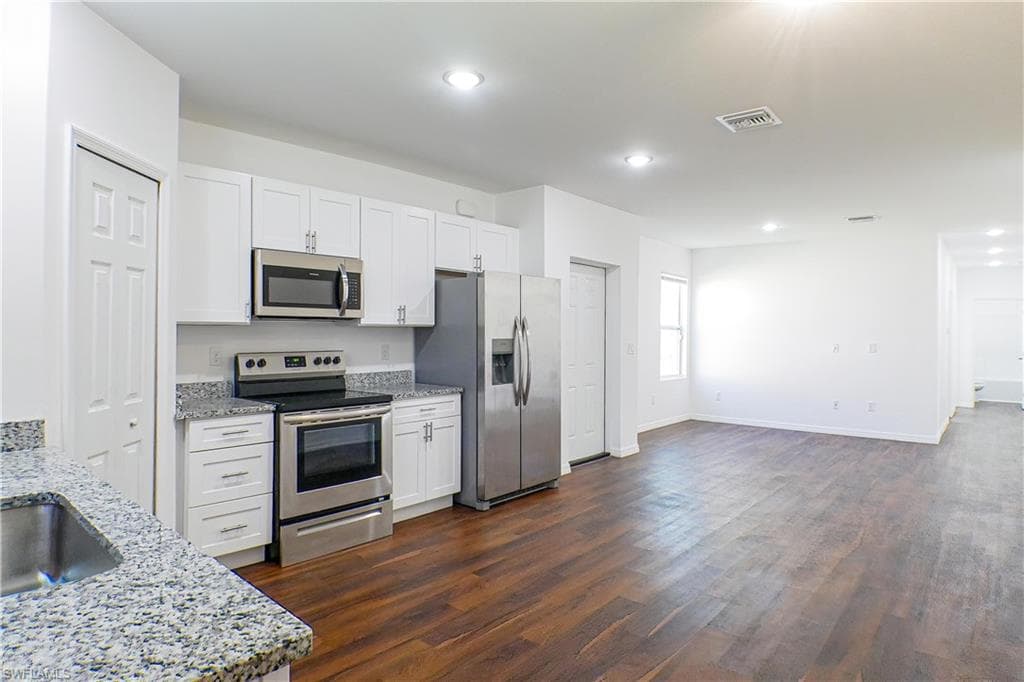 3309 armstrong CT, FORT MYERS FL 33916-1