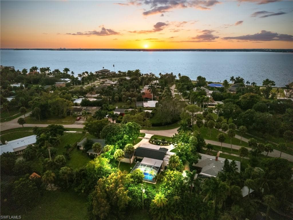 6011 Fountain WAY, FORT MYERS FL 33919-40