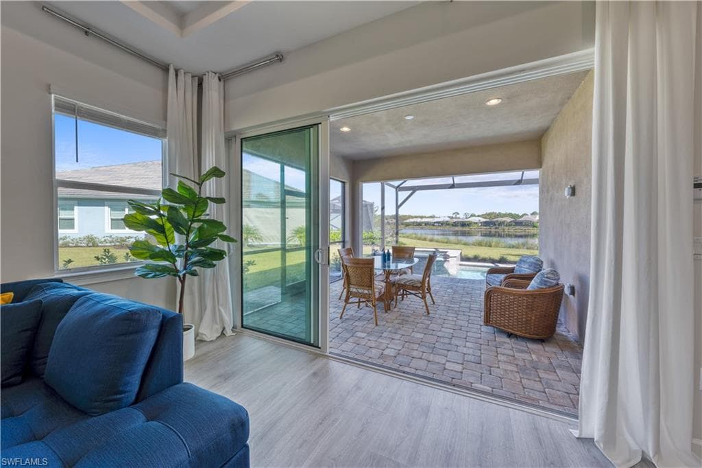 6421 Carnival RD, NAPLES FL 34113-5