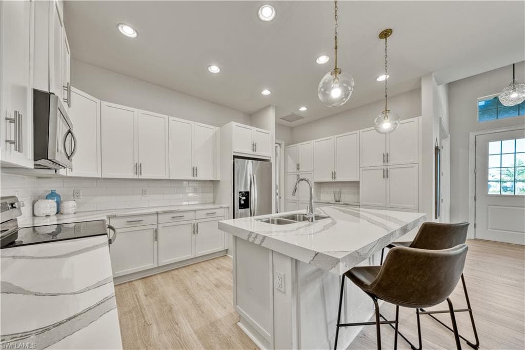 6421 Carnival RD, NAPLES FL 34113-8