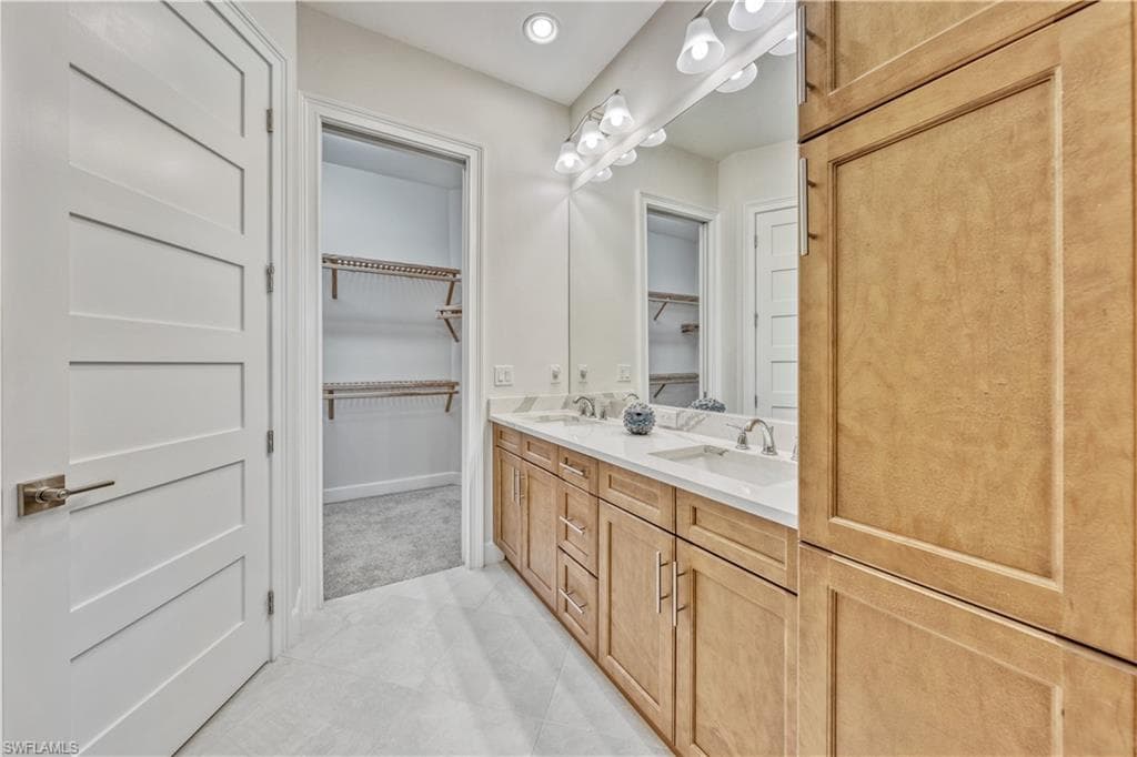 6421 Carnival RD, NAPLES FL 34113-17