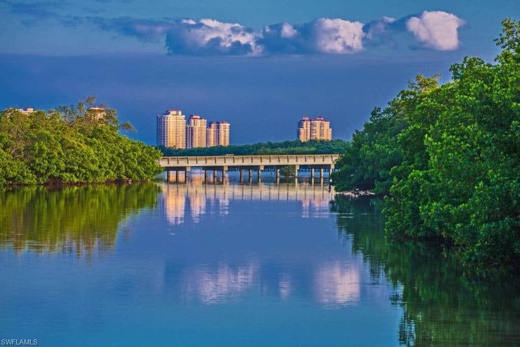 2555 Seychelles DR # 402, NAPLES FL 34112-25