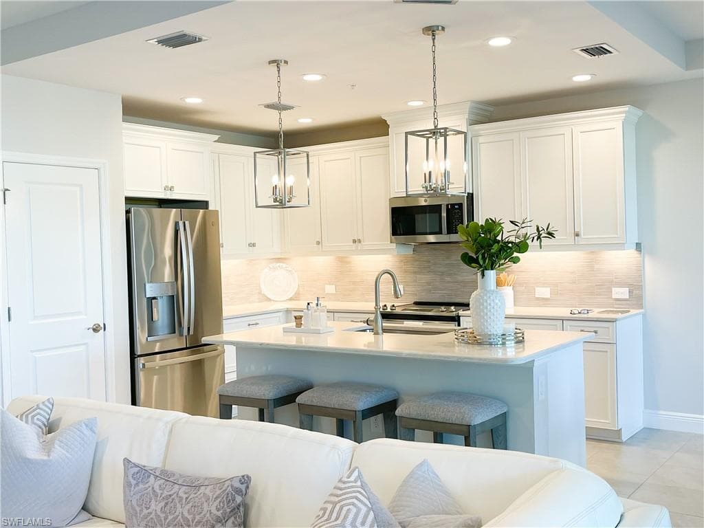 2555 Seychelles DR # 402, NAPLES FL 34112-2