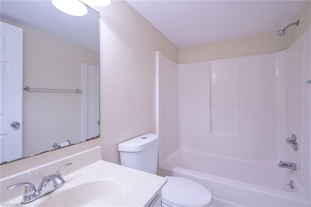 2370 Naples Trace CIR # 7, NAPLES FL 34109-23