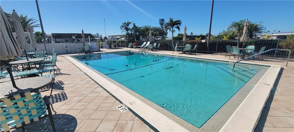 4684 Lahaina LN, BONITA SPRINGS FL 34134-25