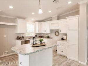 4684 Lahaina LN, BONITA SPRINGS FL 34134-8