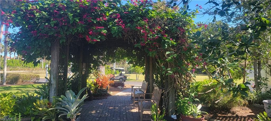4684 Lahaina LN, BONITA SPRINGS FL 34134-32
