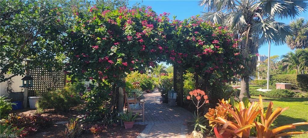 4684 Lahaina LN, BONITA SPRINGS FL 34134-30