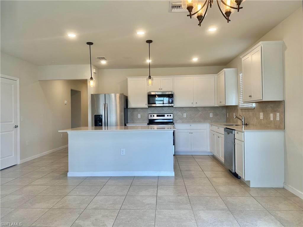 16027 Enclaves Cove DR, NORTH FORT MYERS FL 33917-2