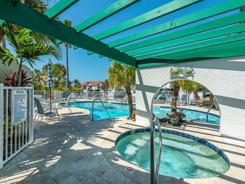 2166 Anchorage LN # A, NAPLES FL 34104-26