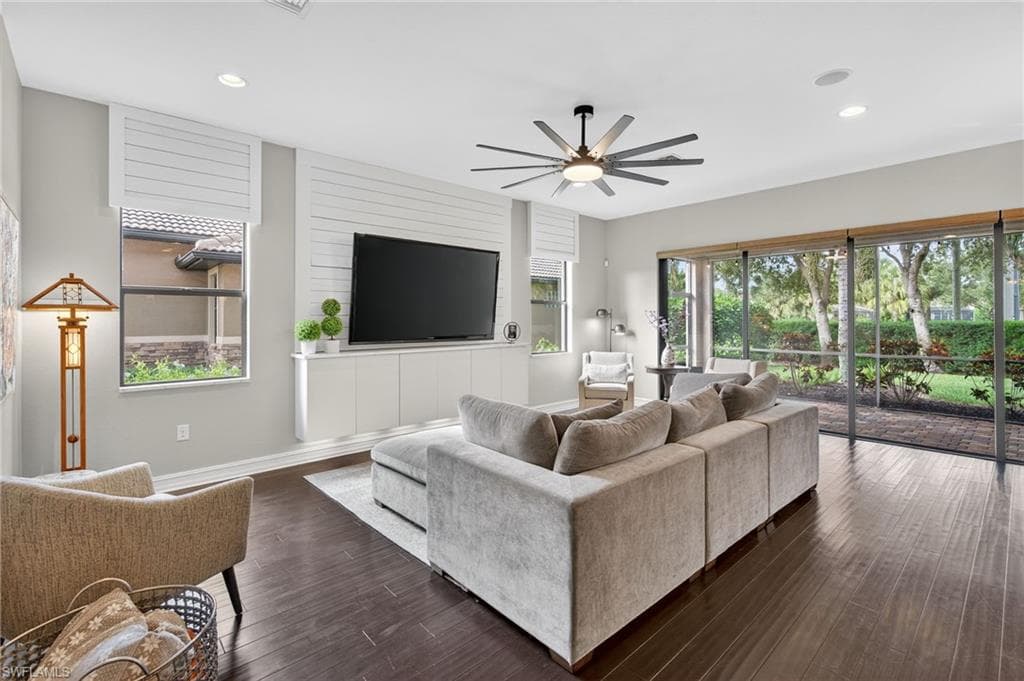 7235 Acorn WAY, NAPLES FL 34119-12