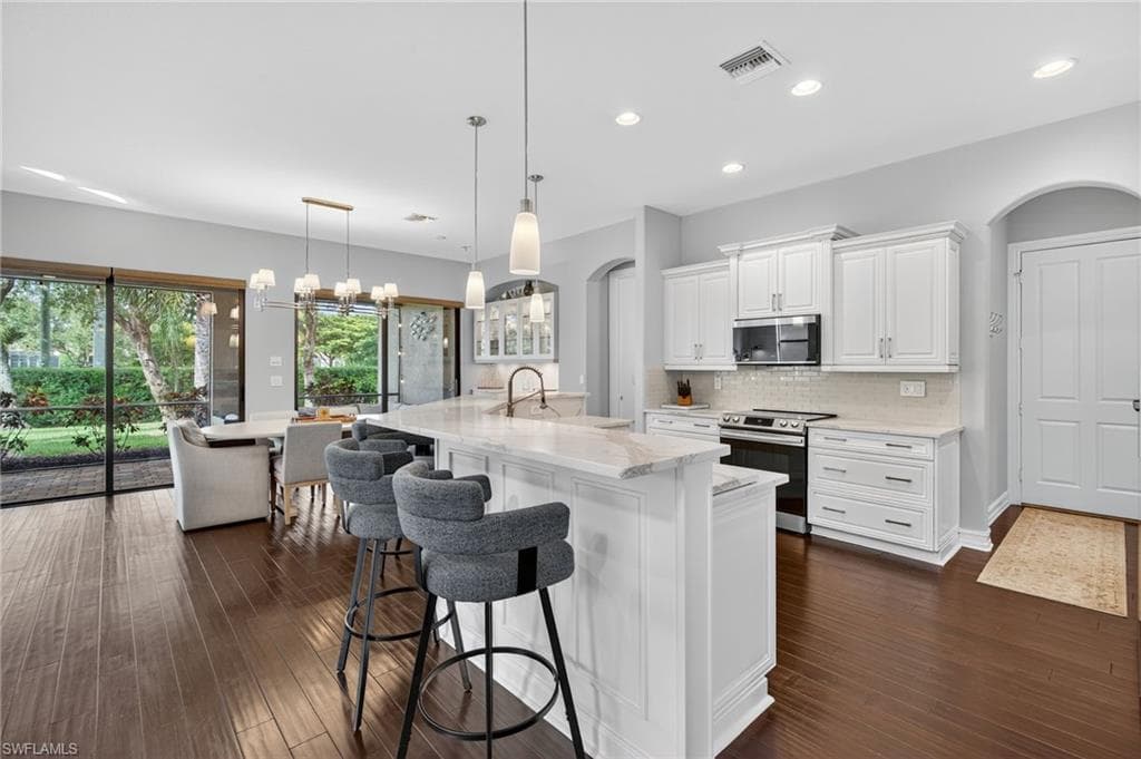 7235 Acorn WAY, NAPLES FL 34119-15