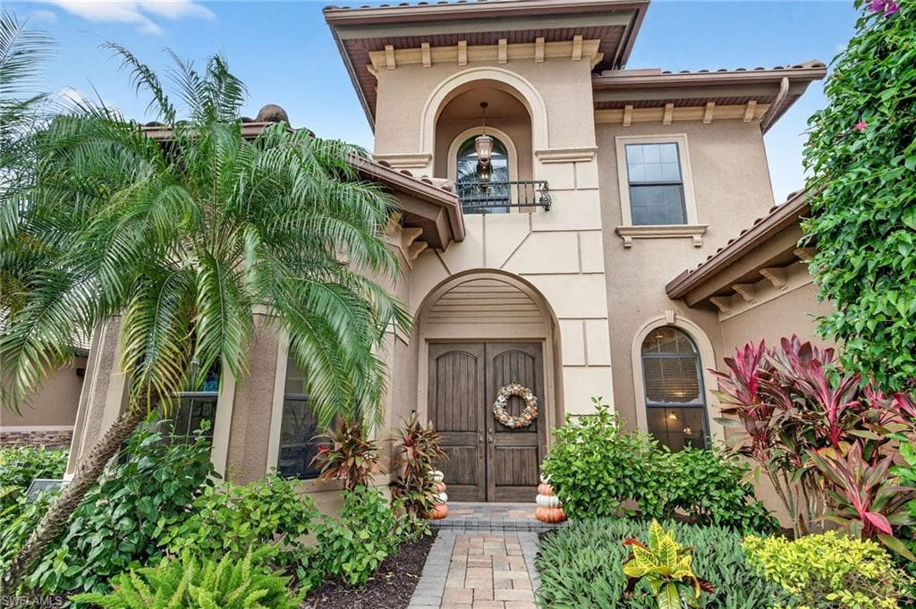 7235 Acorn WAY, NAPLES FL 34119-2