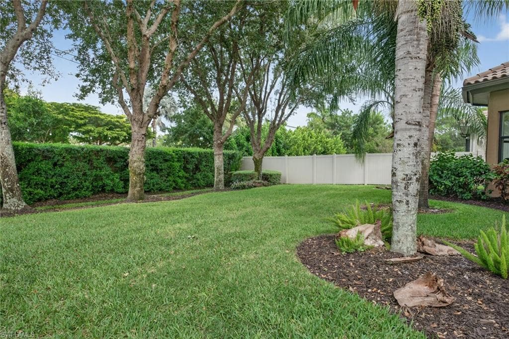 7235 Acorn WAY, NAPLES FL 34119-33