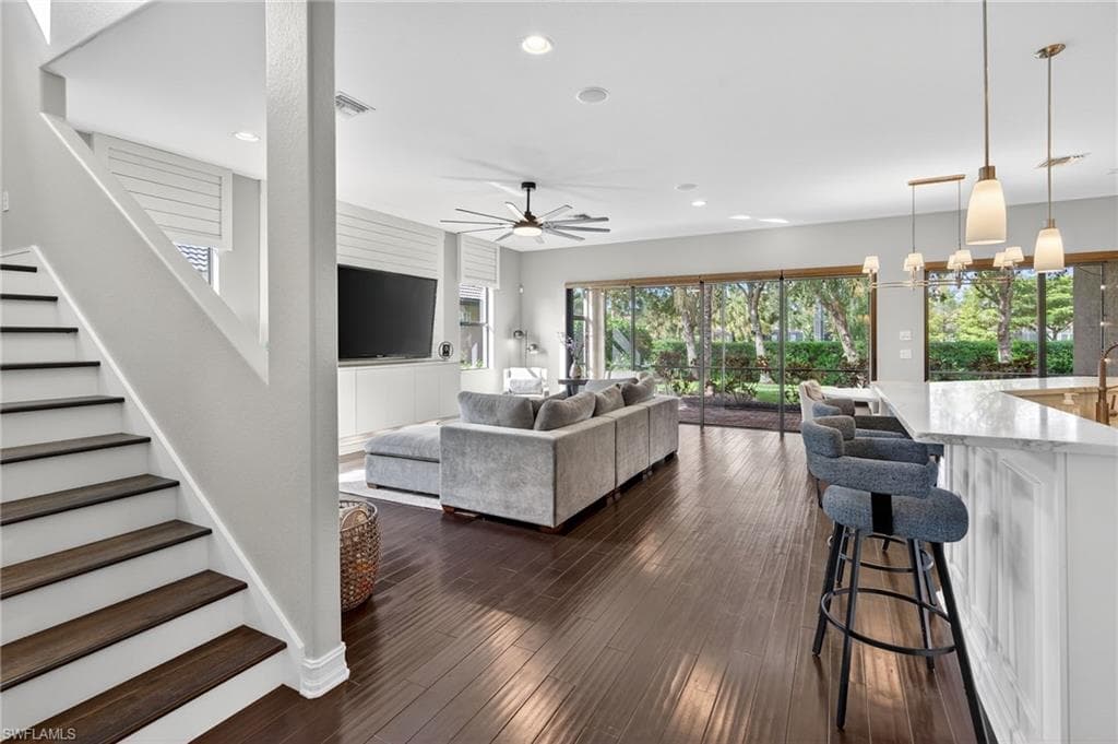 7235 Acorn WAY, NAPLES FL 34119-10