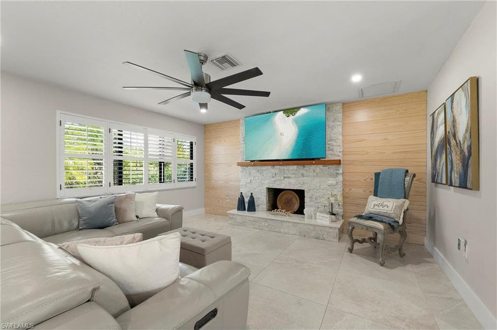 13396 Island RD, FORT MYERS FL 33905-5