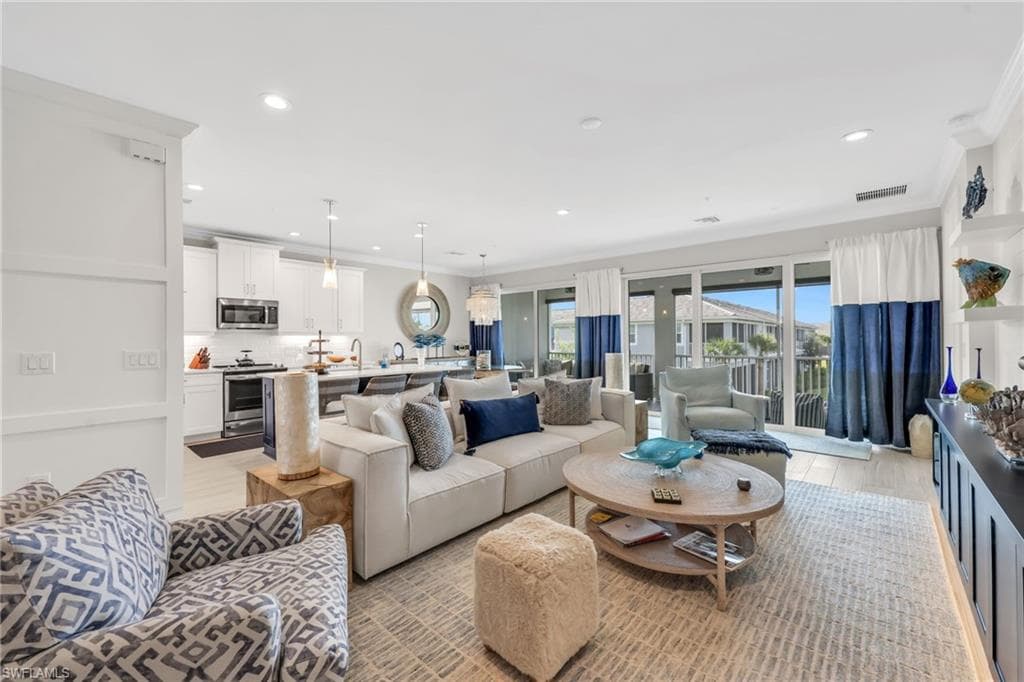 2621 Seychelles CIR # 1806, NAPLES FL 34112-3