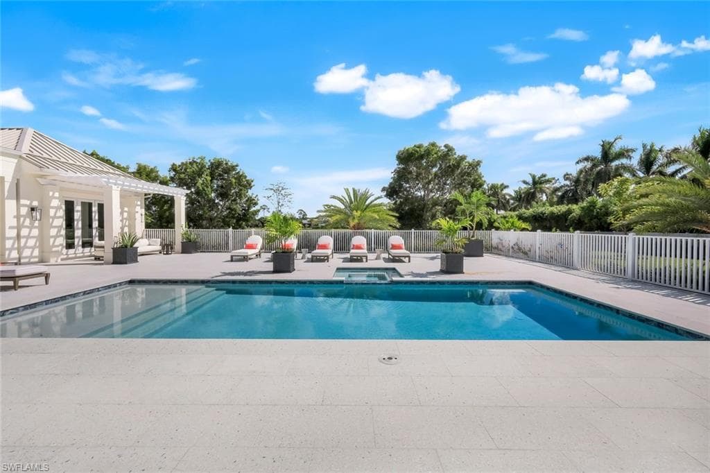 3136 Ravenna AVE, NAPLES FL 34120-5