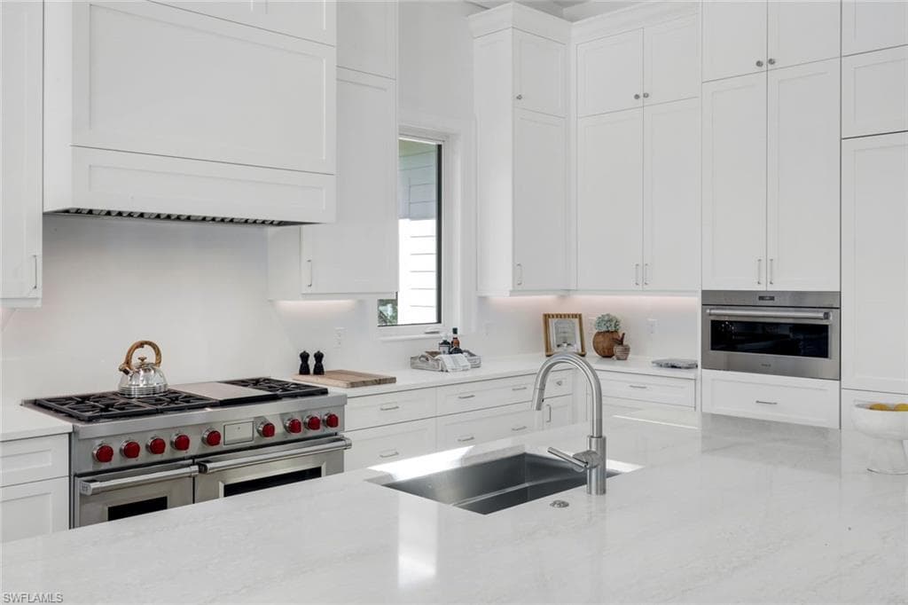 3136 Ravenna AVE, NAPLES FL 34120-21