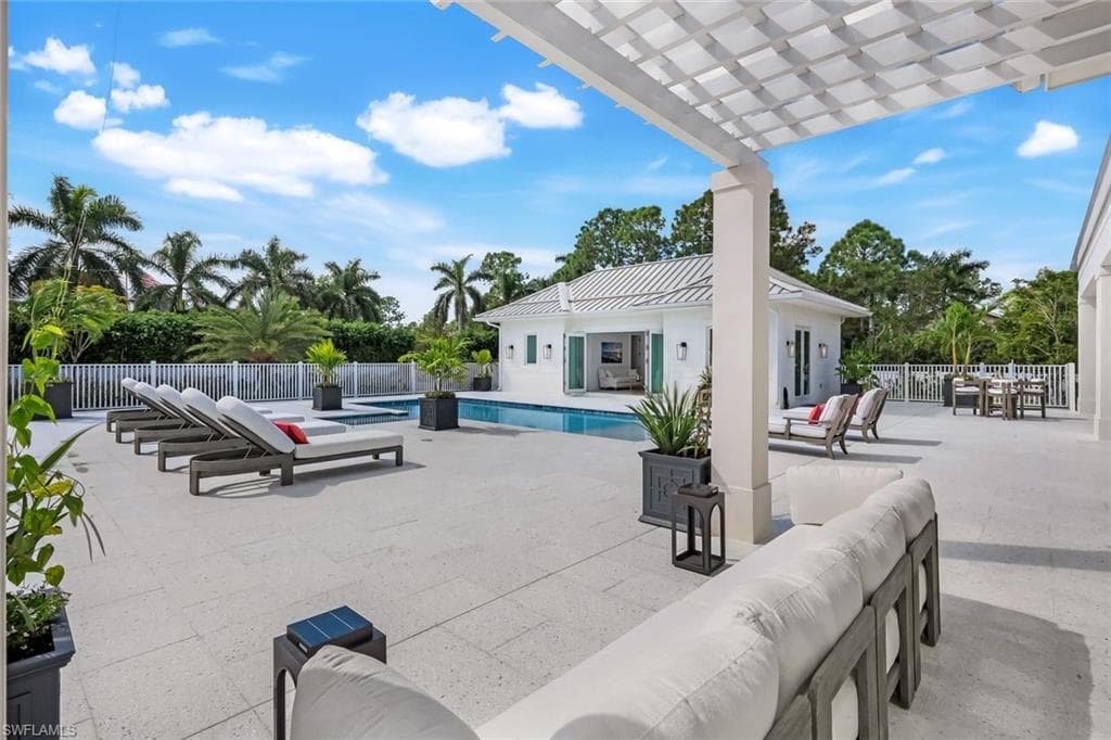 3136 Ravenna AVE, NAPLES FL 34120-8