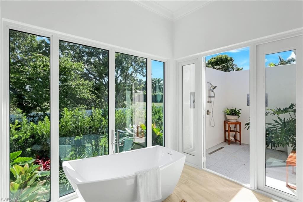 3136 Ravenna AVE, NAPLES FL 34120-30