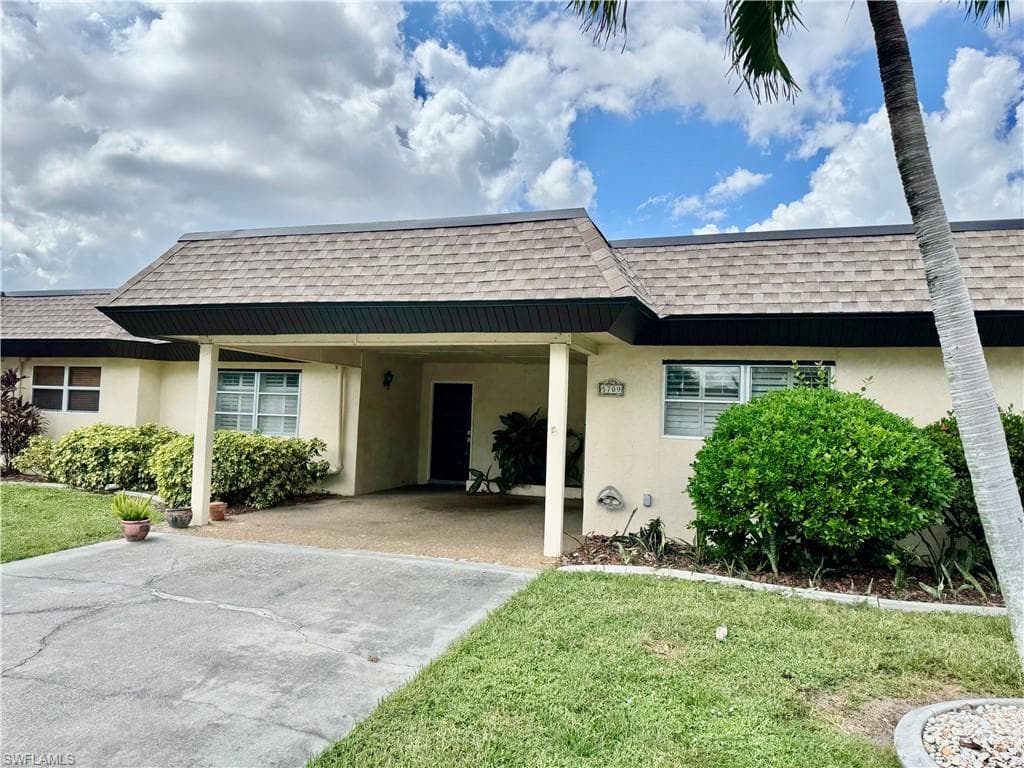 5709 Harbour Club RD, FORT MYERS FL 33919-1