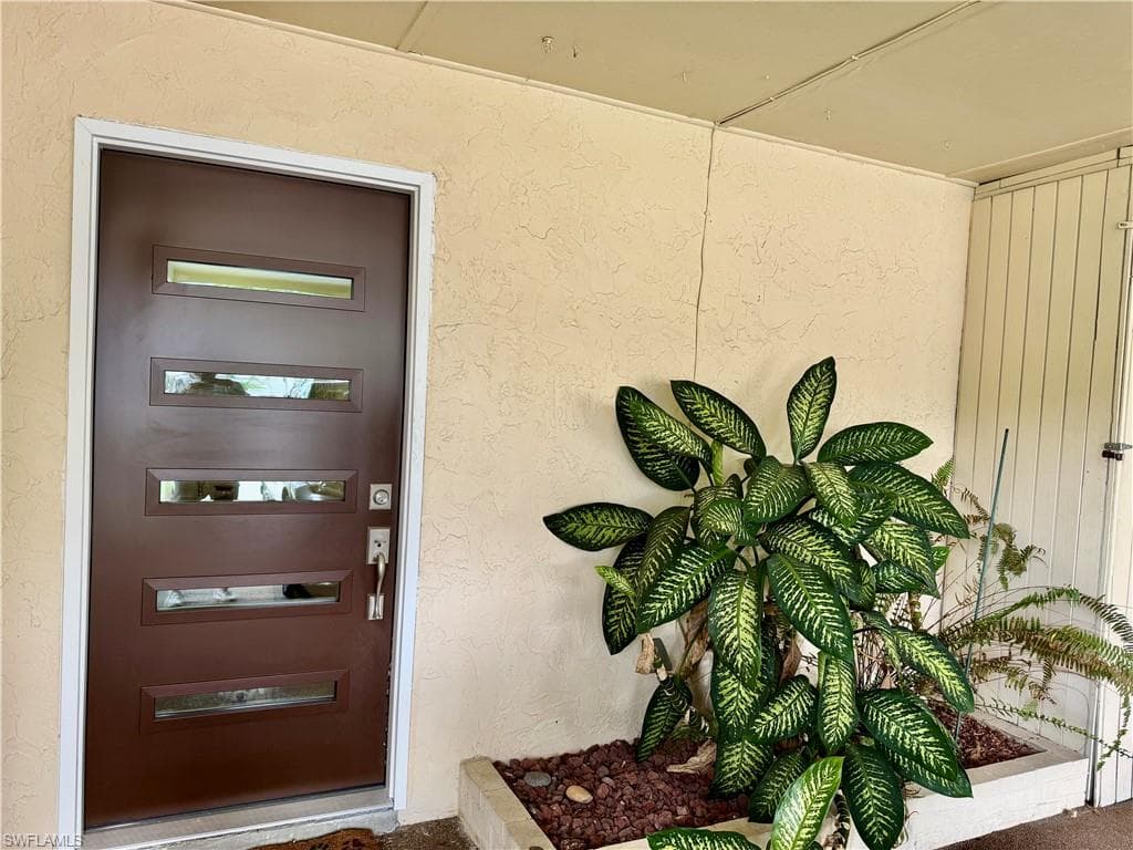 5709 Harbour Club RD, FORT MYERS FL 33919-2