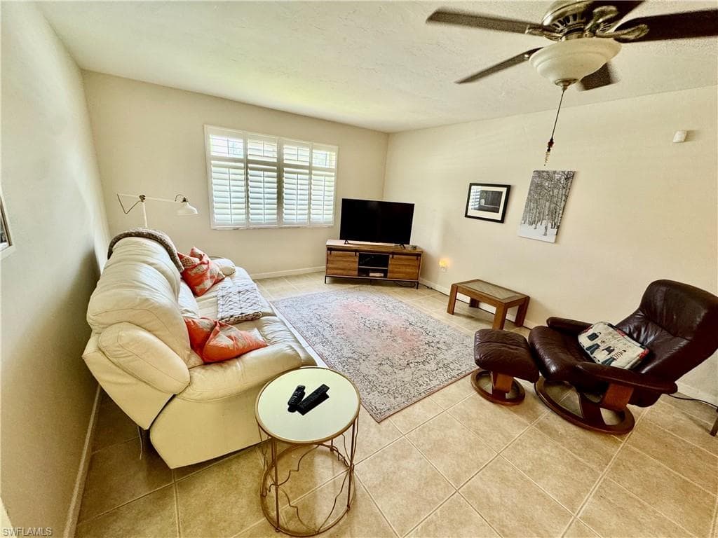 5709 Harbour Club RD, FORT MYERS FL 33919-8