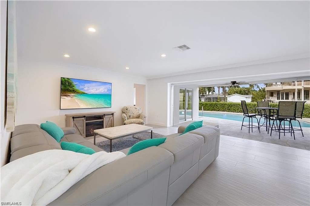 1250 Tuna CT, NAPLES FL 34102-22