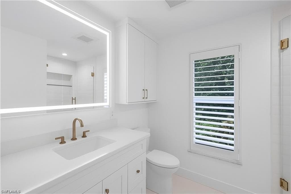 1250 Tuna CT, NAPLES FL 34102-26