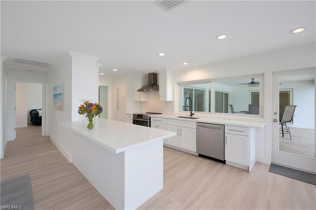 1250 Tuna CT, NAPLES FL 34102-12