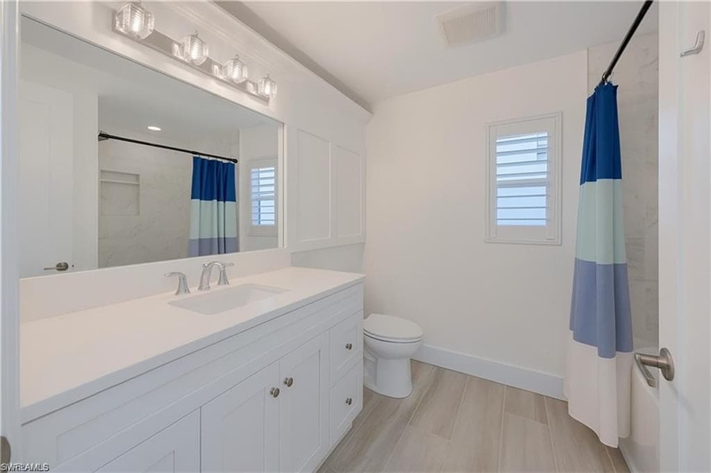 1250 Tuna CT, NAPLES FL 34102-25