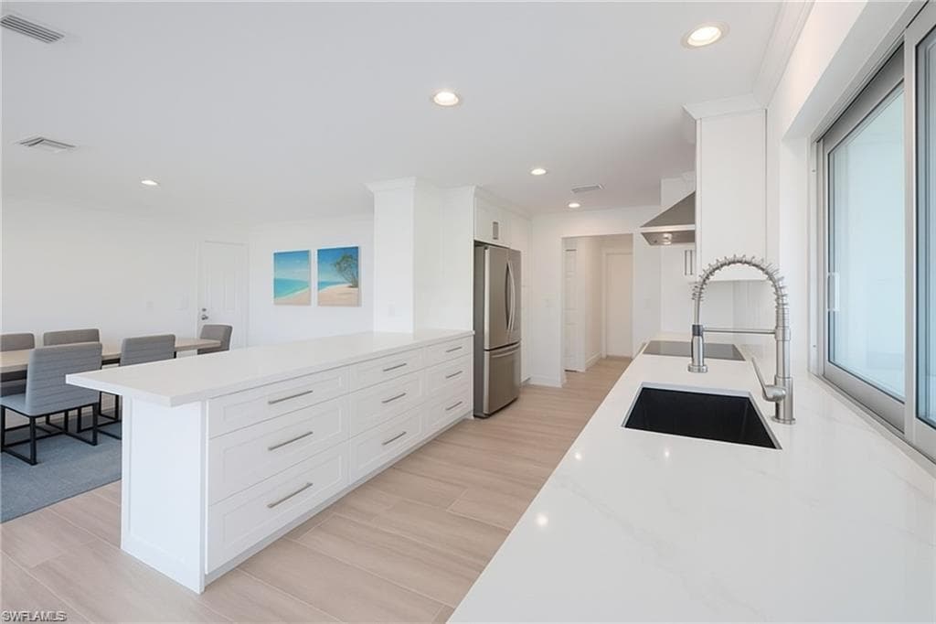 1250 Tuna CT, NAPLES FL 34102-8