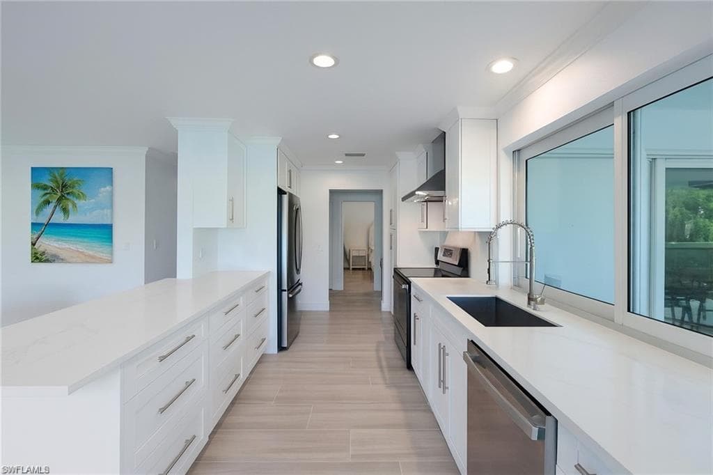 1250 Tuna CT, NAPLES FL 34102-13