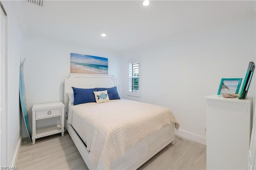 1250 Tuna CT, NAPLES FL 34102-18