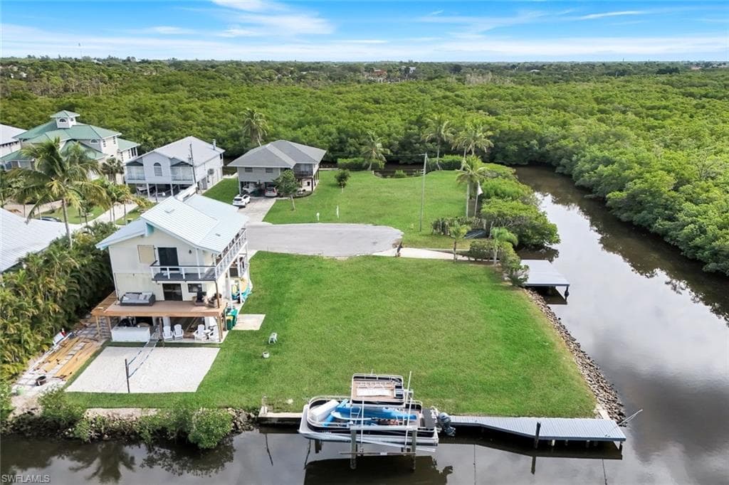 1277 Grand Canal DR, NAPLES FL 34110-1