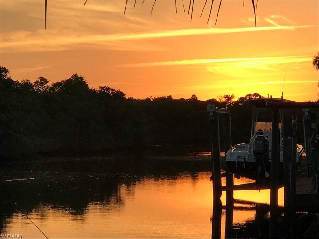 1277 Grand Canal DR, NAPLES FL 34110-15