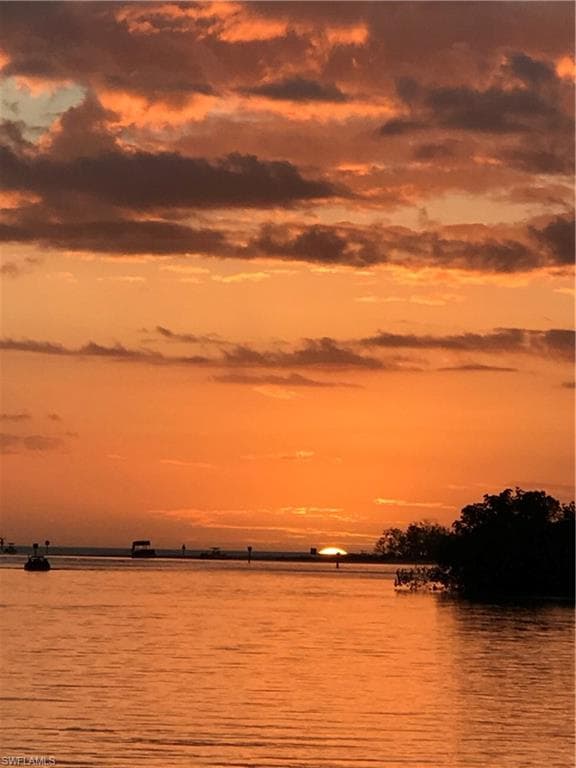 1277 Grand Canal DR, NAPLES FL 34110-25