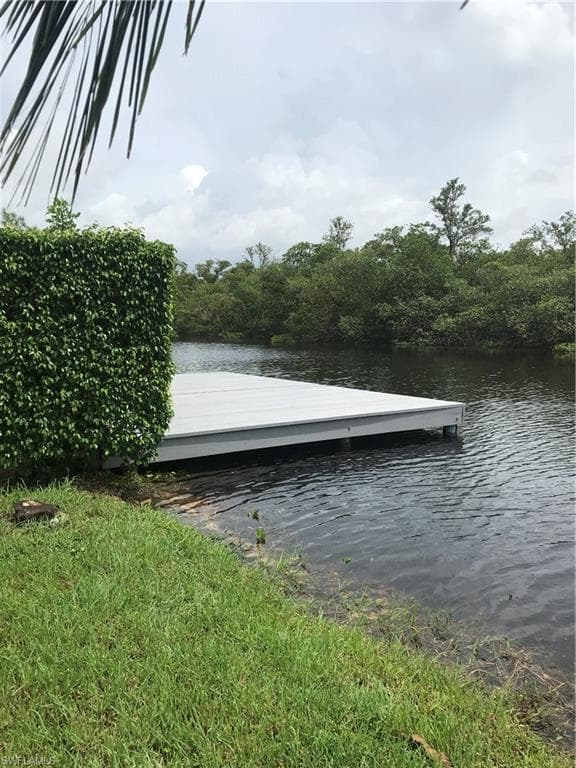 1277 Grand Canal DR, NAPLES FL 34110-8