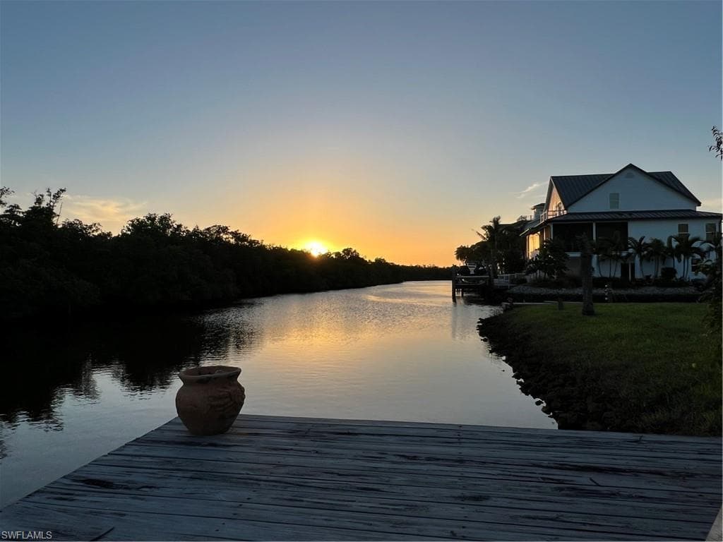 1277 Grand Canal DR, NAPLES FL 34110-29