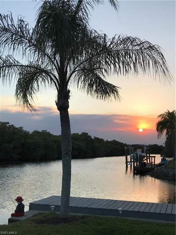 1277 Grand Canal DR, NAPLES FL 34110-30