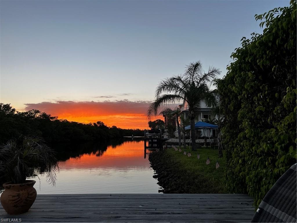 1277 Grand Canal DR, NAPLES FL 34110-28