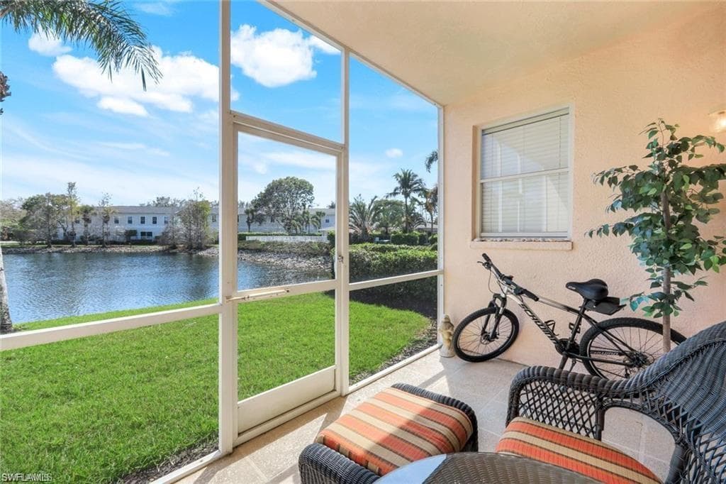3250 Cypress Glen WAY # 404, NAPLES FL 34109-1