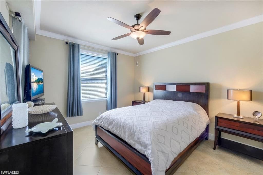 3250 Cypress Glen WAY # 404, NAPLES FL 34109-15