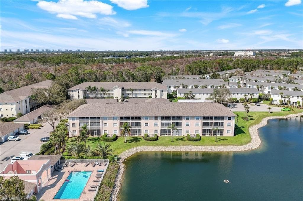 3250 Cypress Glen WAY # 404, NAPLES FL 34109-31