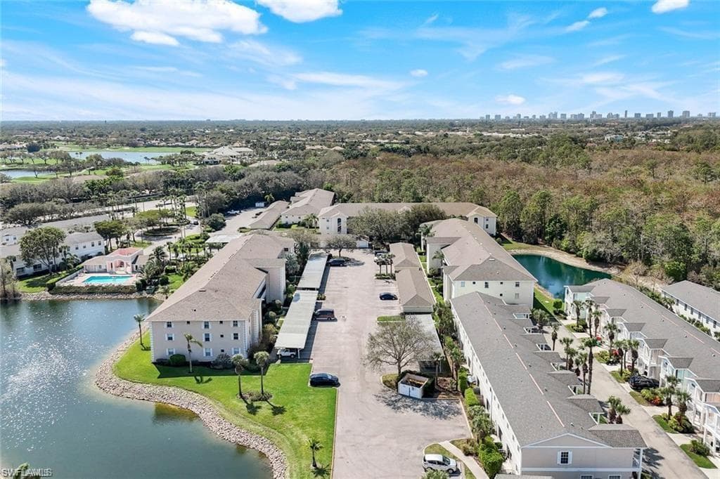 3250 Cypress Glen WAY # 404, NAPLES FL 34109-27