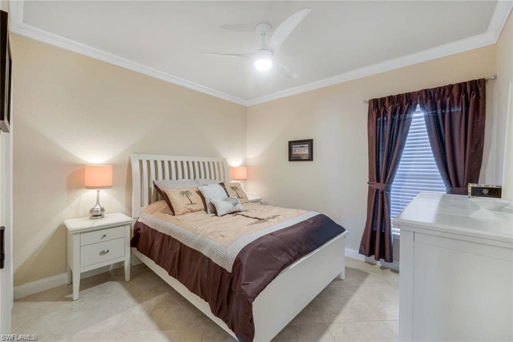 3250 Cypress Glen WAY # 404, NAPLES FL 34109-19