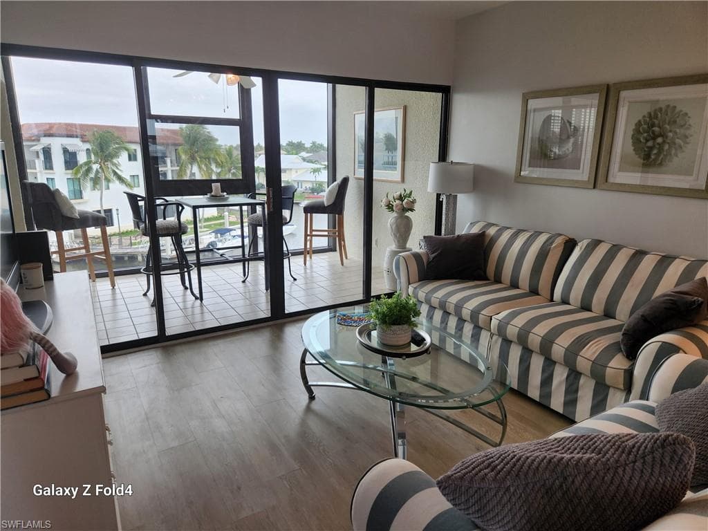 805 RIVER POINT DR # 307, NAPLES FL 34102-12