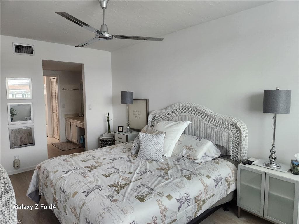 805 RIVER POINT DR # 307, NAPLES FL 34102-1